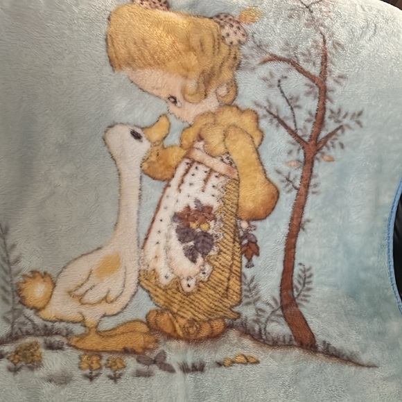 Vintage Eskimo Baby Super Soft Blanket With Precious Girl & the Goose - Picture 9 of 9